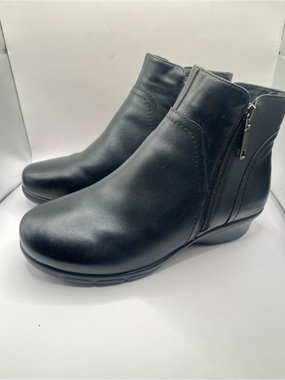 Propet Waverly New 9XX 4E Black Women’s Leather Ankle Boots Zippered